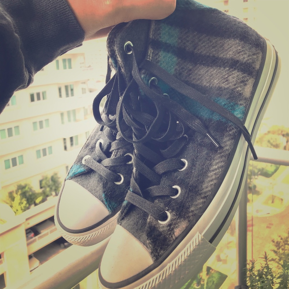 Perfect for winter mid-top converses
